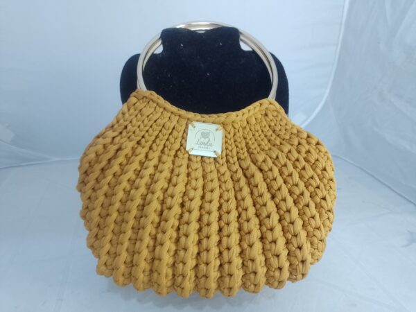 Bolsa em Crochê Mostarda em Fio de Malha